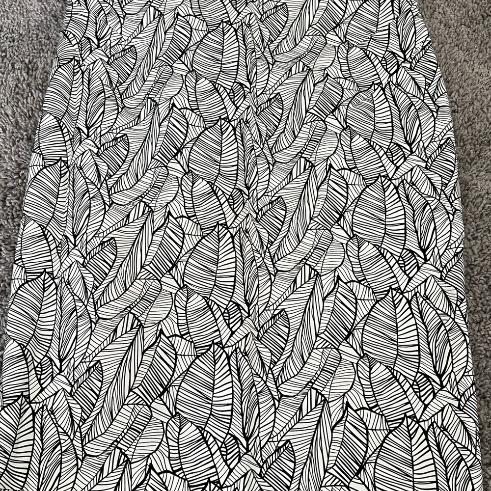 Pencil skirt with slit in back